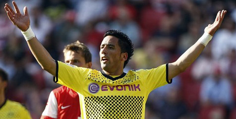 Malaga Incar Lucas Barrios Malaga Incar Lucas Barrios