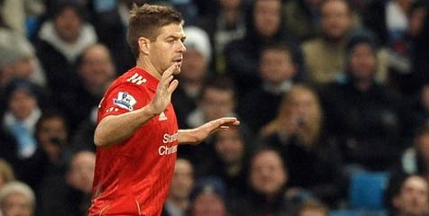 Dikecam Mancini, Gerrard Bela Tekel Glen Johnson