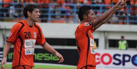 ISL Review: Hujan Kartu Merah, Persisam Taklukkan Persib