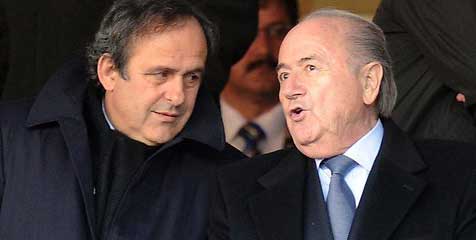 Blatter Dukung Platini Jadi Presiden FIFA Blatter Dukung Platini Jadi Presiden FIFA