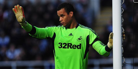 Swansea Bantah Rumor Vorm Didekati United dan Chelsea