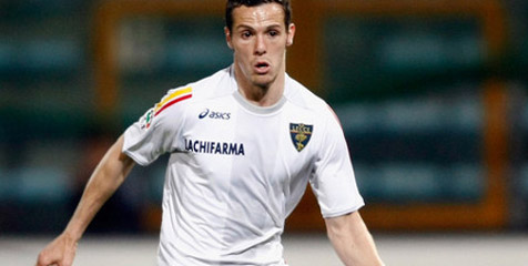 Milan Rekrut Mesbah dan Pulangkan Strasser Milan Rekrut Mesbah dan Pulangkan Strasser