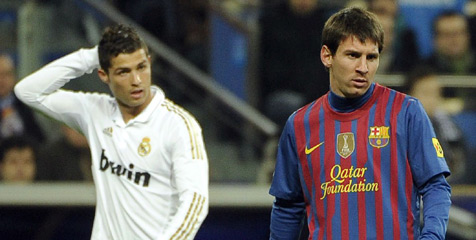 Demi Rivalitas El Clasico Messi Tanggalkan Sepatu Putih-Emasnya