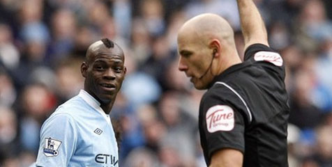 Agen Balotelli Kecam Sanksi 4 Laga Dari FA