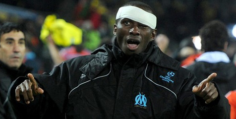 Marseille Kehilangan Stephane Mbia Selama Sebulan Marseille Kehilangan Stephane Mbia Selama Sebulan