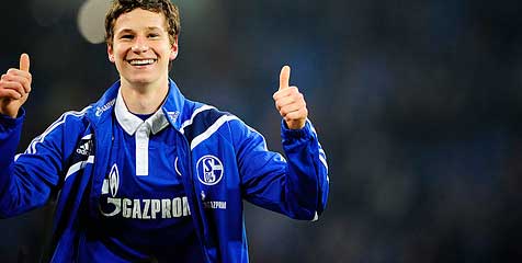 Bintang Schalke Bangga Diincar Arsenal dan Inter Bintang Schalke Bangga Diincar Arsenal dan Inter