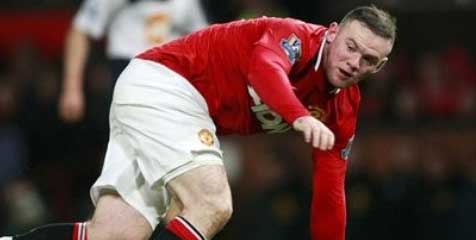 Rooney Diragukan Turun di Anfield