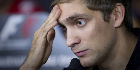 Ecclestone Coba Pertahankan Petrov di F1