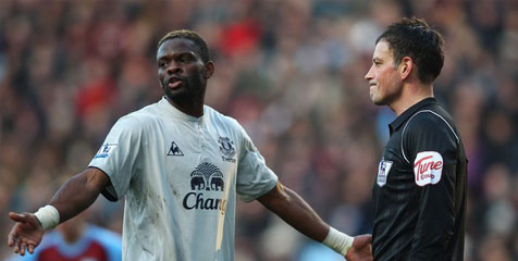 Louis Saha Menyeberang ke Tottenham Louis Saha Menyeberang ke Tottenham