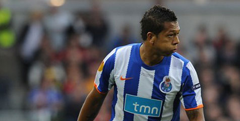 Inter Resmi Meminjam Guarin