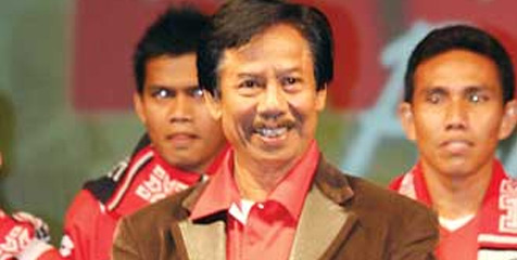 Peni Tertawakan Keputusan La Nyalla Memecatnya