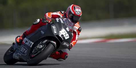 Rossi Capai Target, Hayden Kesakitan Rossi Capai Target, Hayden Kesakitan