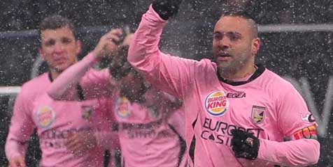 Review: 8 Gol Tercipta, Palermo Tahan Imbang Inter