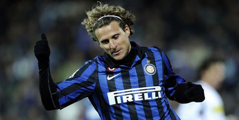 Forlan Masuk Skuad Liga Champions Inter Milan