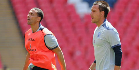 Terry Dicopot Sebagai Kapten Inggris, Ferdinand Tolak Gantikan Terry Dicopot Sebagai Kapten Inggris, Ferdinand Tolak Gantikan