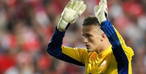 Cedera Memburuk, United Tanpa Lindegaard Sebulan Cedera Memburuk, United Tanpa Lindegaard Sebulan