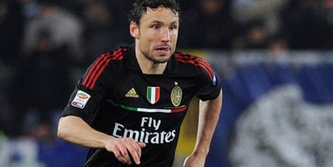 Van Bommel: Milan Akan Belajar Dari Kekalahan Van Bommel: Milan Akan Belajar Dari Kekalahan