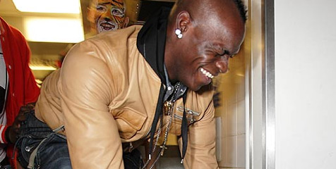 Mario Balotelli Punya Tunggangan Baru Mario Balotelli Punya Tunggangan Baru