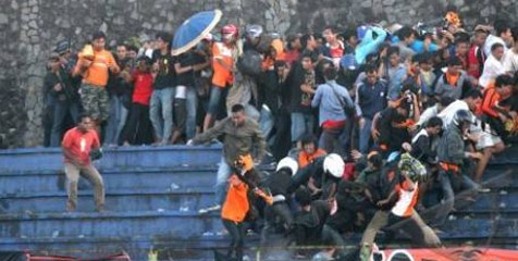 Bentrokan Suporter, Jakmania Tuntut PT LI Bertanggungjawab