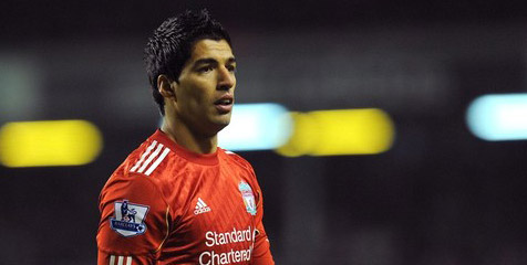 Dalglish: Suarez Akan Jabat Tangan Evra