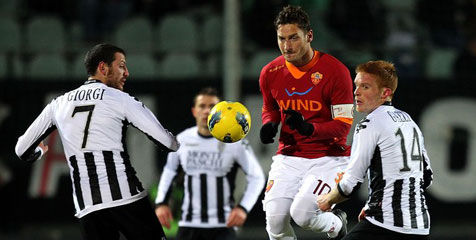 Review: Serigala Roma Terluka di Kandang Siena