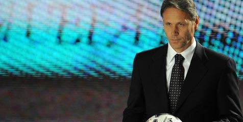 Van Basten Menuju Kursi Pelatih Heerenveen