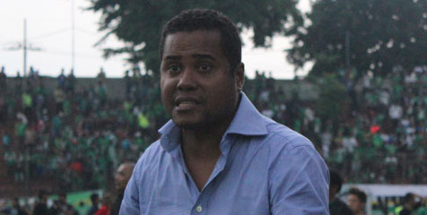 Dikritik Bonek, Persebaya Masih Pertahankan Divaldo Dikritik Bonek, Persebaya Masih Pertahankan Divaldo