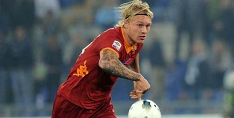 Kerap Blunder, Roma Masih Bela Kjaer