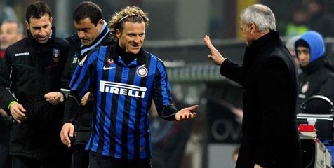 Forlan: Sebuah Keistimewaan Bisa Ditangani Ranieri Forlan: Sebuah Keistimewaan Bisa Ditangani Ranieri