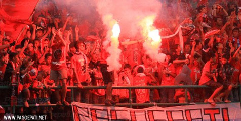 Panpel Perketat Keamanan laga Persis Solo - PSCS Cilacap