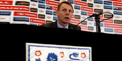 Redknapp Dukung Pearce Tangani Inggris