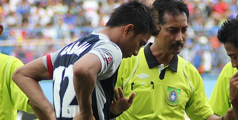 Arema: Along Cs Tak Bisa Keluar Masuk Klub Seenaknya Arema: Along Cs Tak Bisa Keluar Masuk Klub Seenaknya