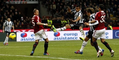 Review: Gol Matri Buyarkan Kemenangan Milan