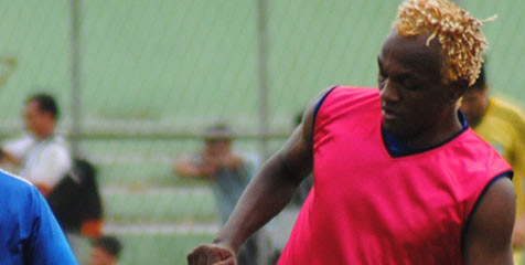 Kembali Dapat Klub, Emalue Serge Gabung Bontang FC Kembali Dapat Klub, Emalue Serge Gabung Bontang FC