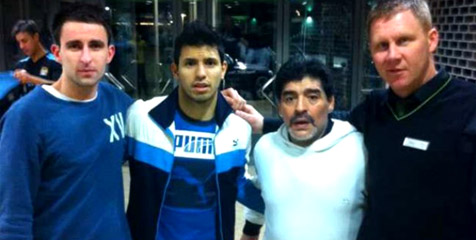 Aguero dan Maradona Main Squash di Manchester Aguero dan Maradona Main Squash di Manchester