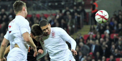 Smalling Absen Perkuat United Lawan Tottenham