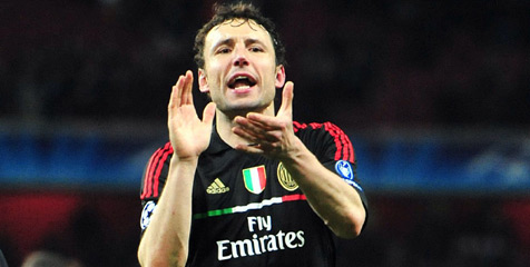 Van Bommel: Di Babak Pertama Milan Seperti 'Tak Berkelas'