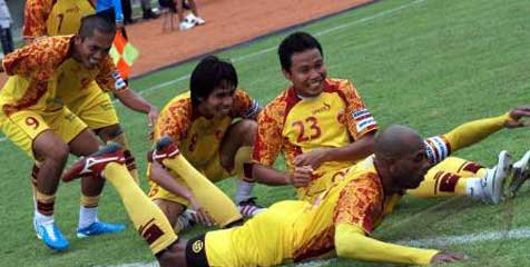 ISL Review: Hujan Gol, Sriwijaya Kandaskan Mitra Kukar ISL Review: Hujan Gol, Sriwijaya Kandaskan Mitra Kukar