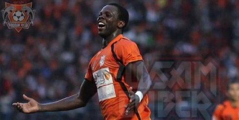 Terjatuh Saat Pasang Lampu, Striker Persisam Harus Operasi Terjatuh Saat Pasang Lampu, Striker Persisam Harus Operasi
