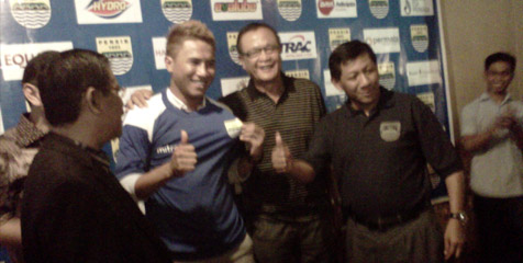 Along: Saya Bangga Bergabung Dengan Persib Bandung Along: Saya Bangga Bergabung Dengan Persib Bandung