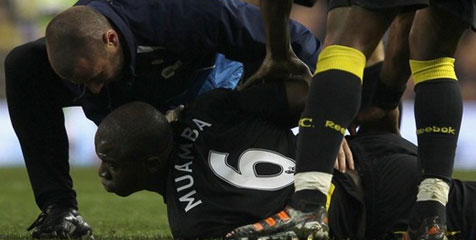 #PrayForMuamba, Dukungan Untuk Fabrice Muamba #PrayForMuamba, Dukungan Untuk Fabrice Muamba