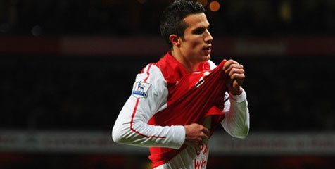 Van Persie: Arsenal Harus Tiru Barcelona