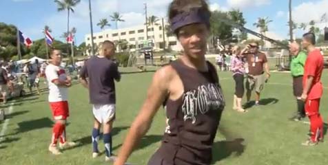 Aksi Rihanna Bermain Sepak Bola di Film Perdananya