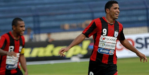 ISL Review: Dramatis, Persipura Tundukkan Arema