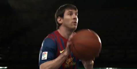 Messi Beraksi dan Duel di Lapangan Basket