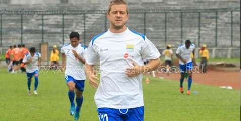 Drago Mamic Mundur, Persib Tak Takut Kehilangan Robbie Gaspar