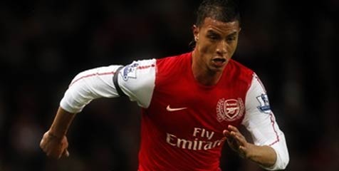 Arsenal Siap Lepas Chamakh ke PSG?