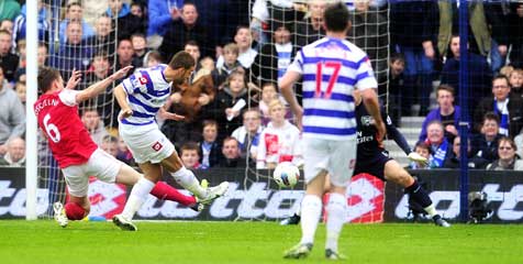 Review: QPR Stop Laju Kemenangan Arsenal Review: QPR Stop Laju Kemenangan Arsenal