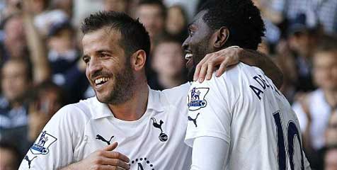 VDV: Adebayor Salah Satu Penyerang Terbaik