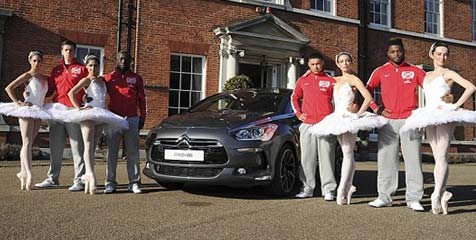 Pemain Arsenal Menari Balet di Iklan Mobil